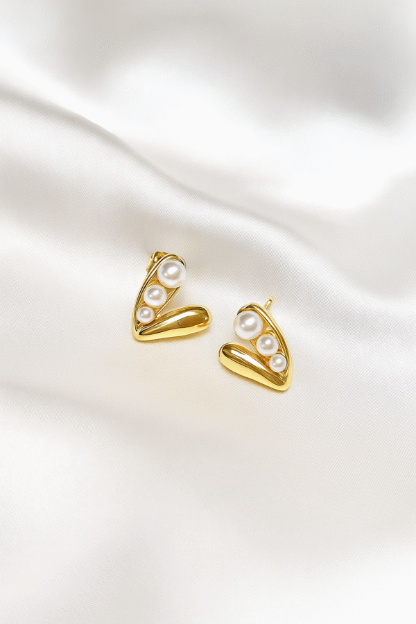 V Pearl Earring – Everyday Wear