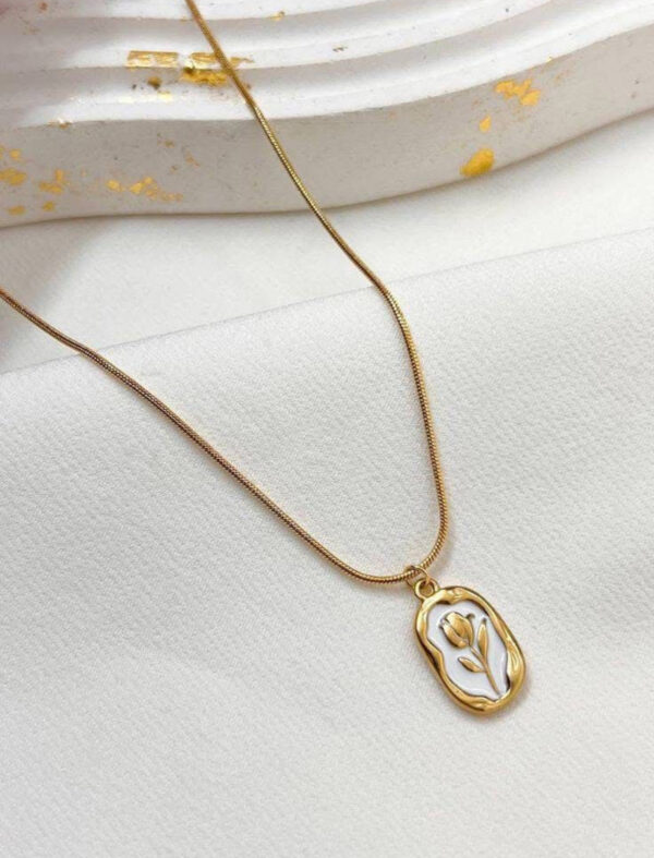 Chain with Pendant Combo– Elegant