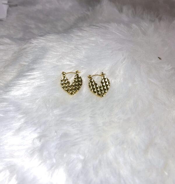 Golden Boxy Heart Hoop-Earring