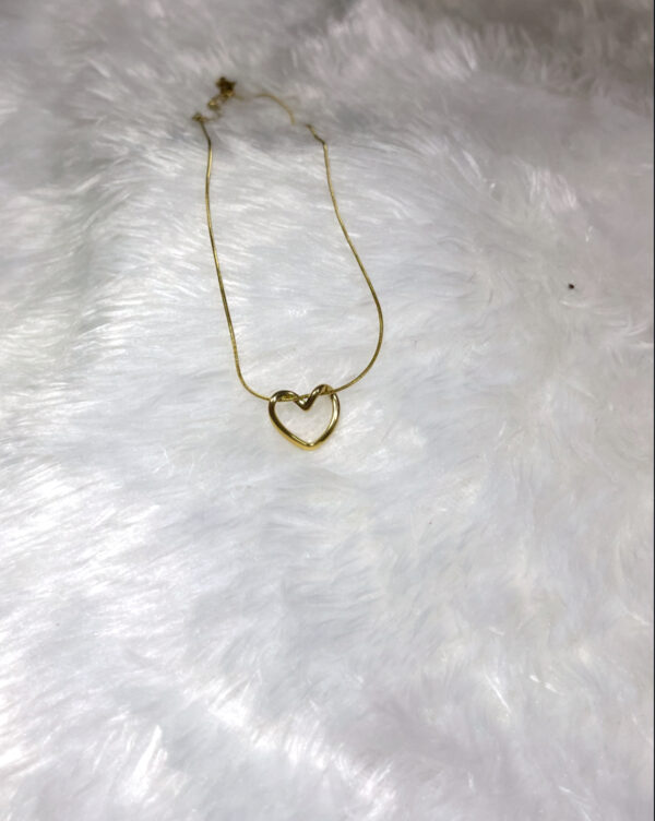 Heart Tangle Pendant Chain – Romantic & Elegant
