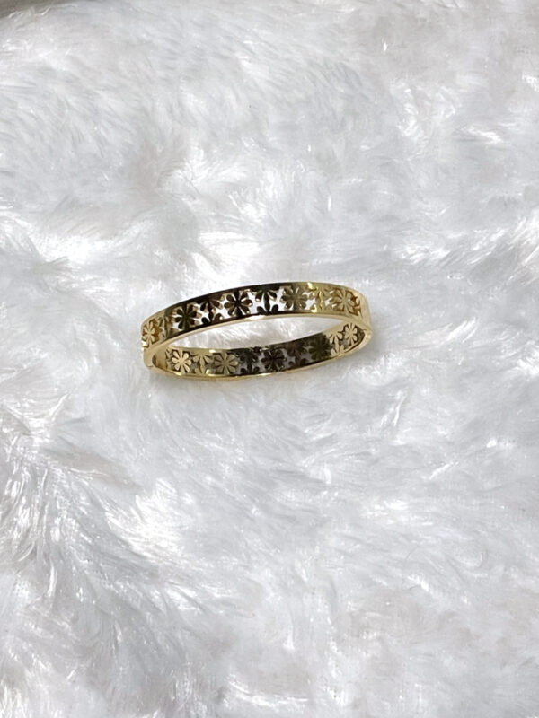 Floral Bracelet-Minimal & Elegant Wear