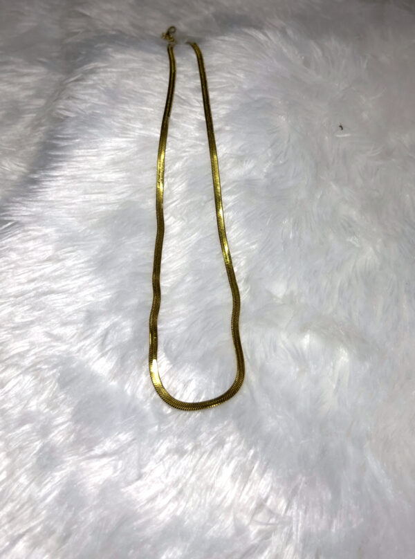 Plain Snake Chain – Sleek & Minimal